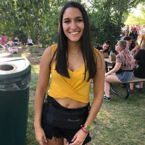 Meet your Posher, Vanessa